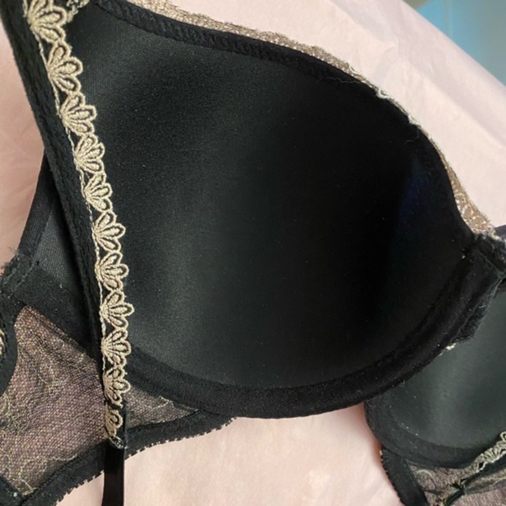 NWOT Piege Lingerie Bra Size 34B in Black with Cream Embroidery - Picture 6 of 10